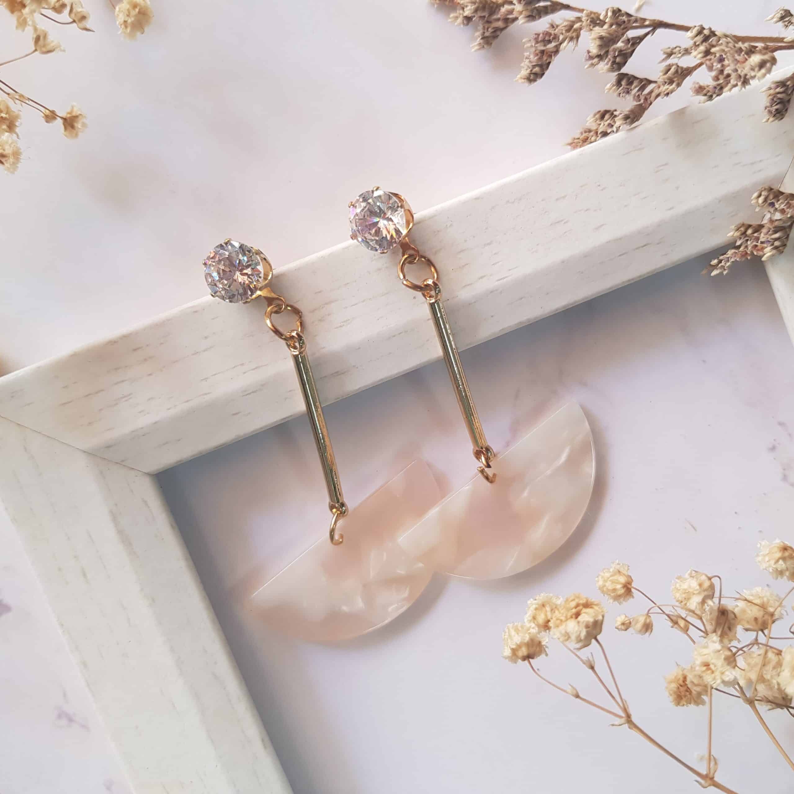 Nude Miyuki Destiny Ombre Dangle Earrings