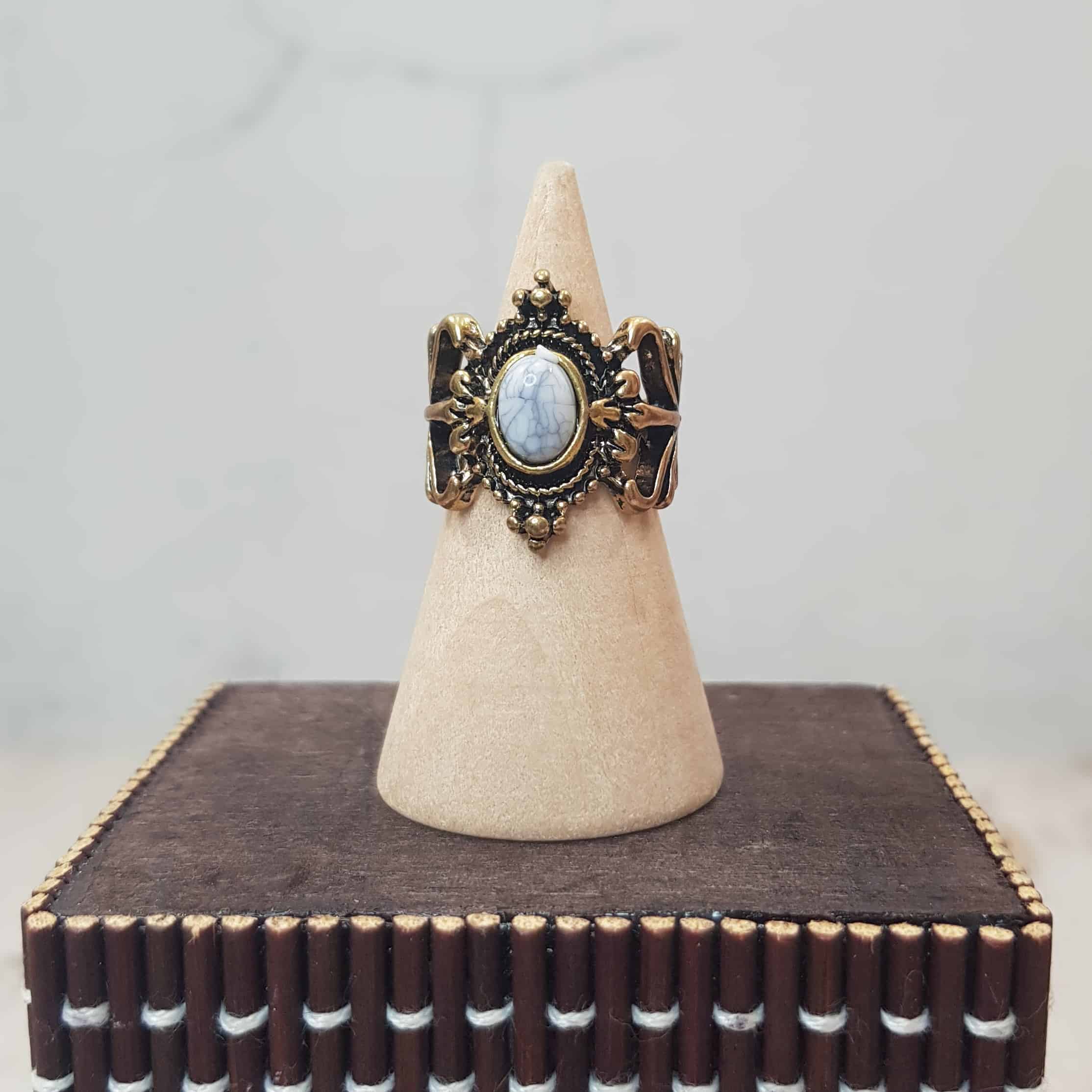 European Style Vintage Florence Howlite Statement Ring