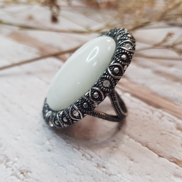 cat's eye moonstone ring