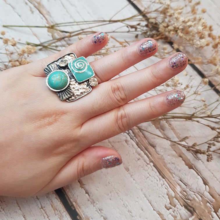 turquoise rhinestone spiral sign ring