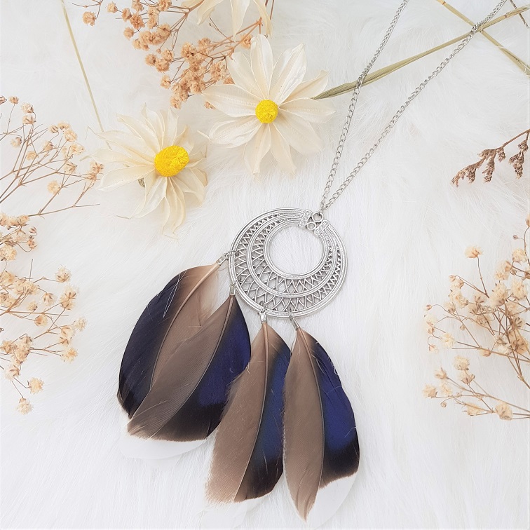 monochrome abstract feather chain necklace
