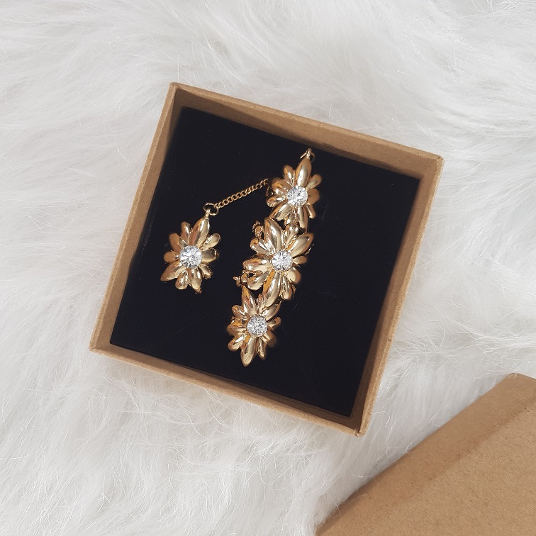 classic-gold-floral-double-chain-ring-in-box