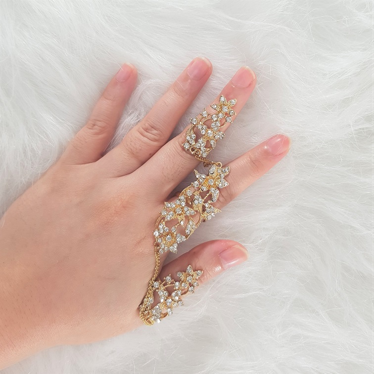 flower-vine-double-chain-rings-on-hand