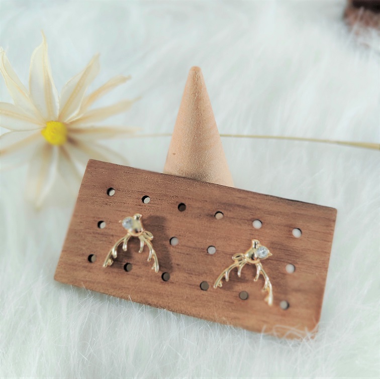 joyful reindeer christmas special earrings