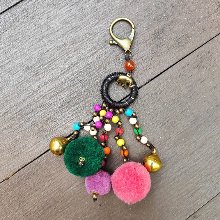 pom-pom-oriental-bag-chain