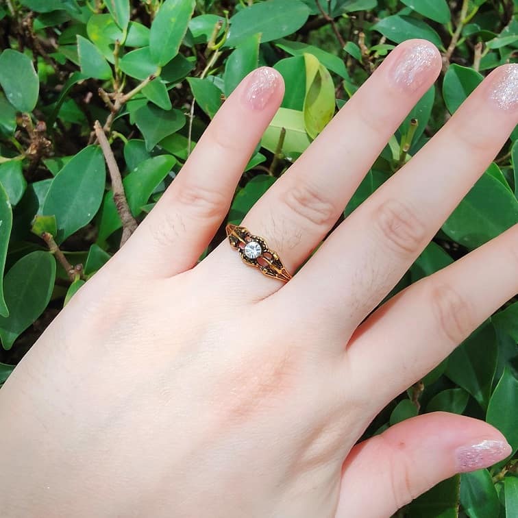 princess-midi-statement-ring