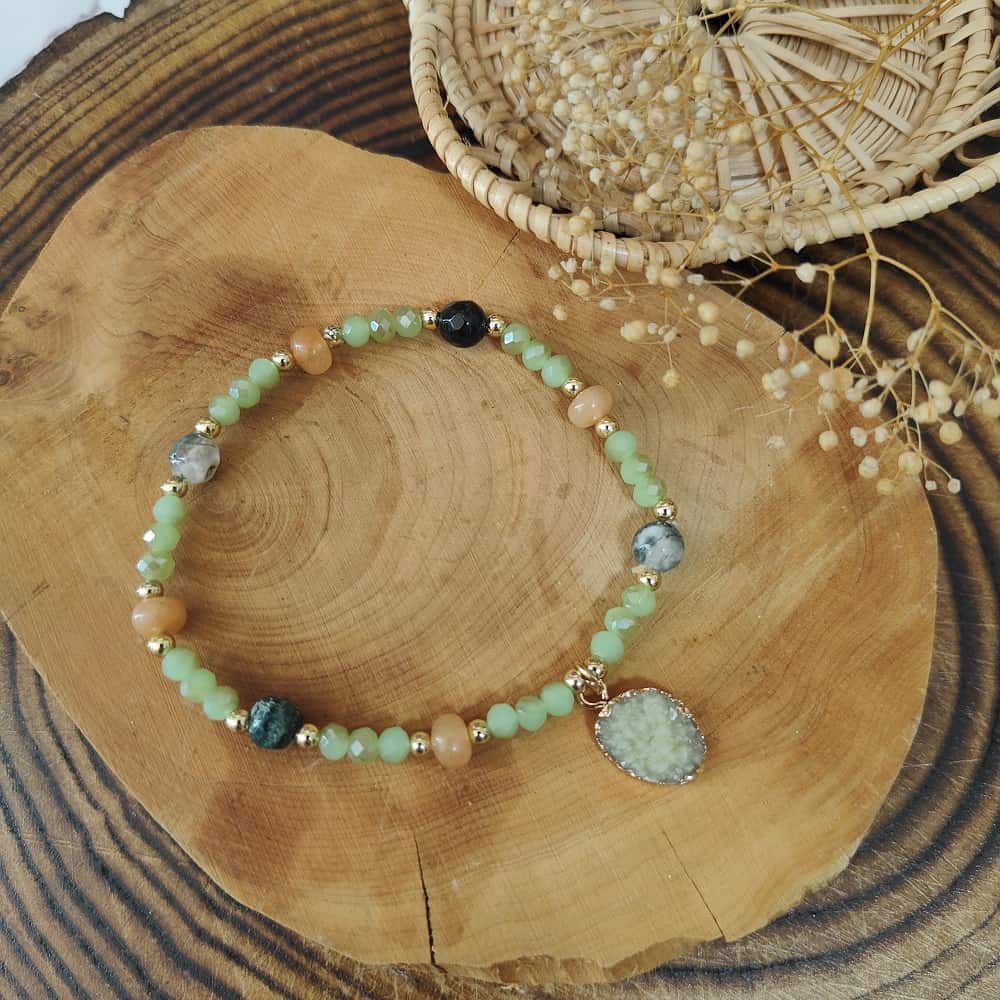 Druzy Quartz Green and Gold Beaded Bracelet