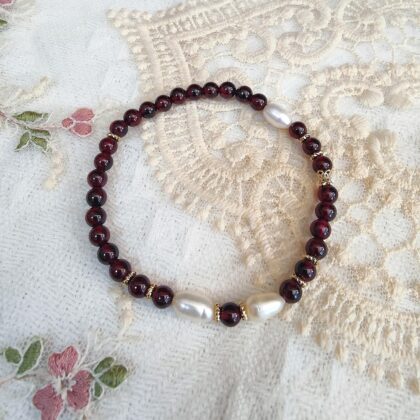 garnet-freshwater-baroque-pearl-crystal-bracelet