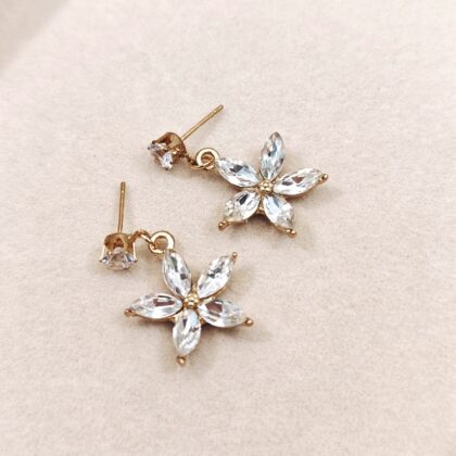 classic floral diamond stud earrings